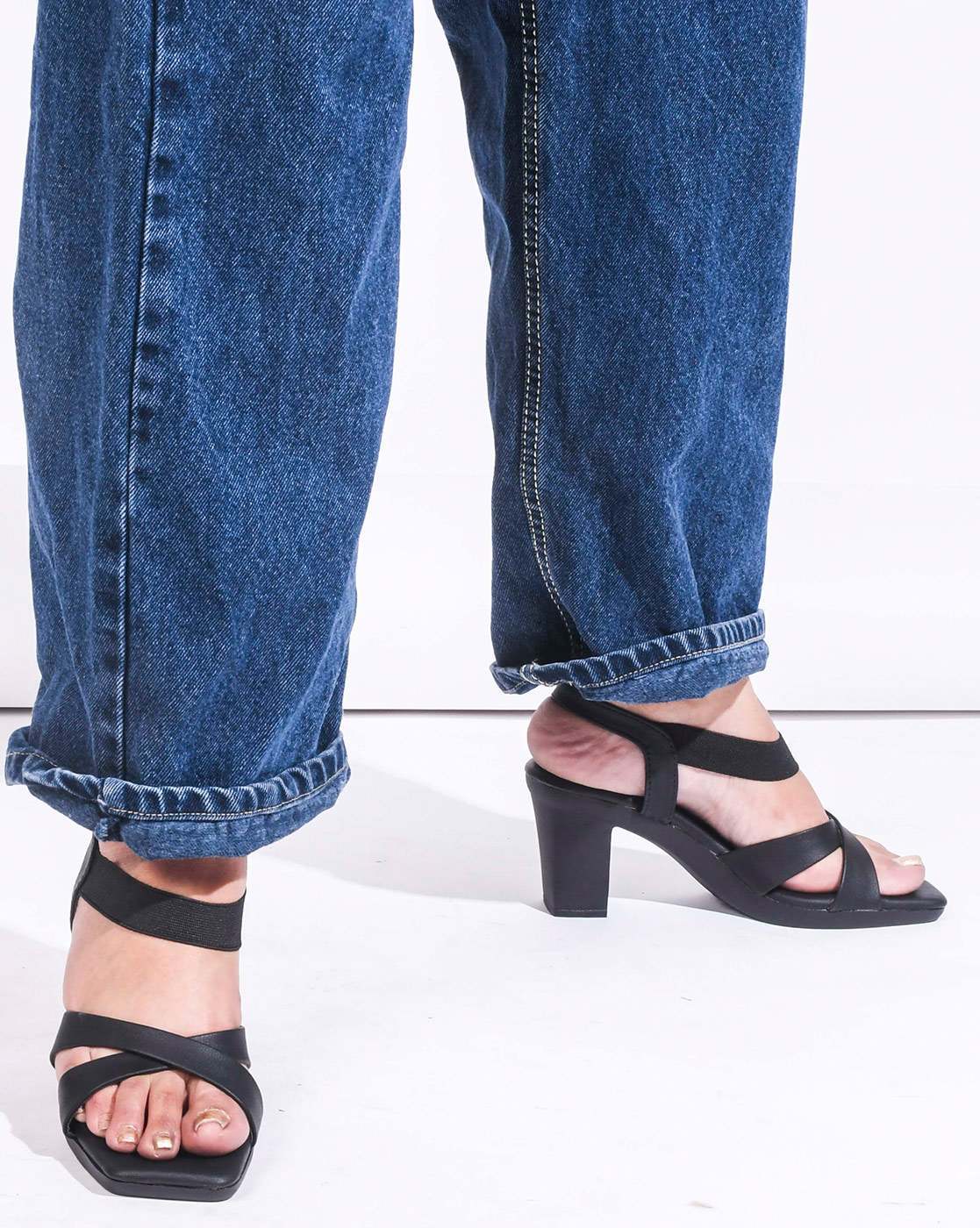 Ankle Loop Heel sandal