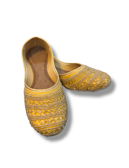 Punjabi Golden Jutti